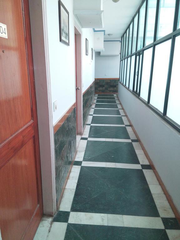 Hotel Queens Residency Gurgaon Esterno foto