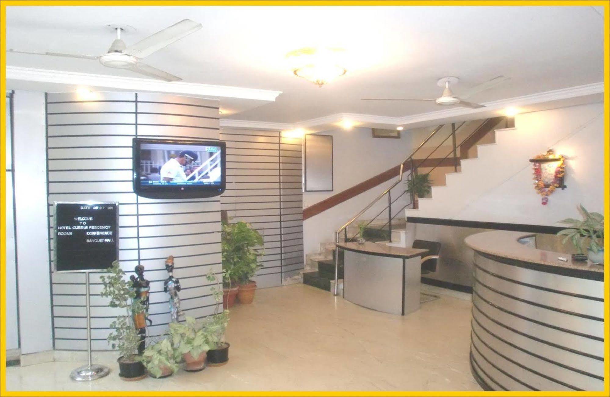 Hotel Queens Residency Gurgaon Esterno foto